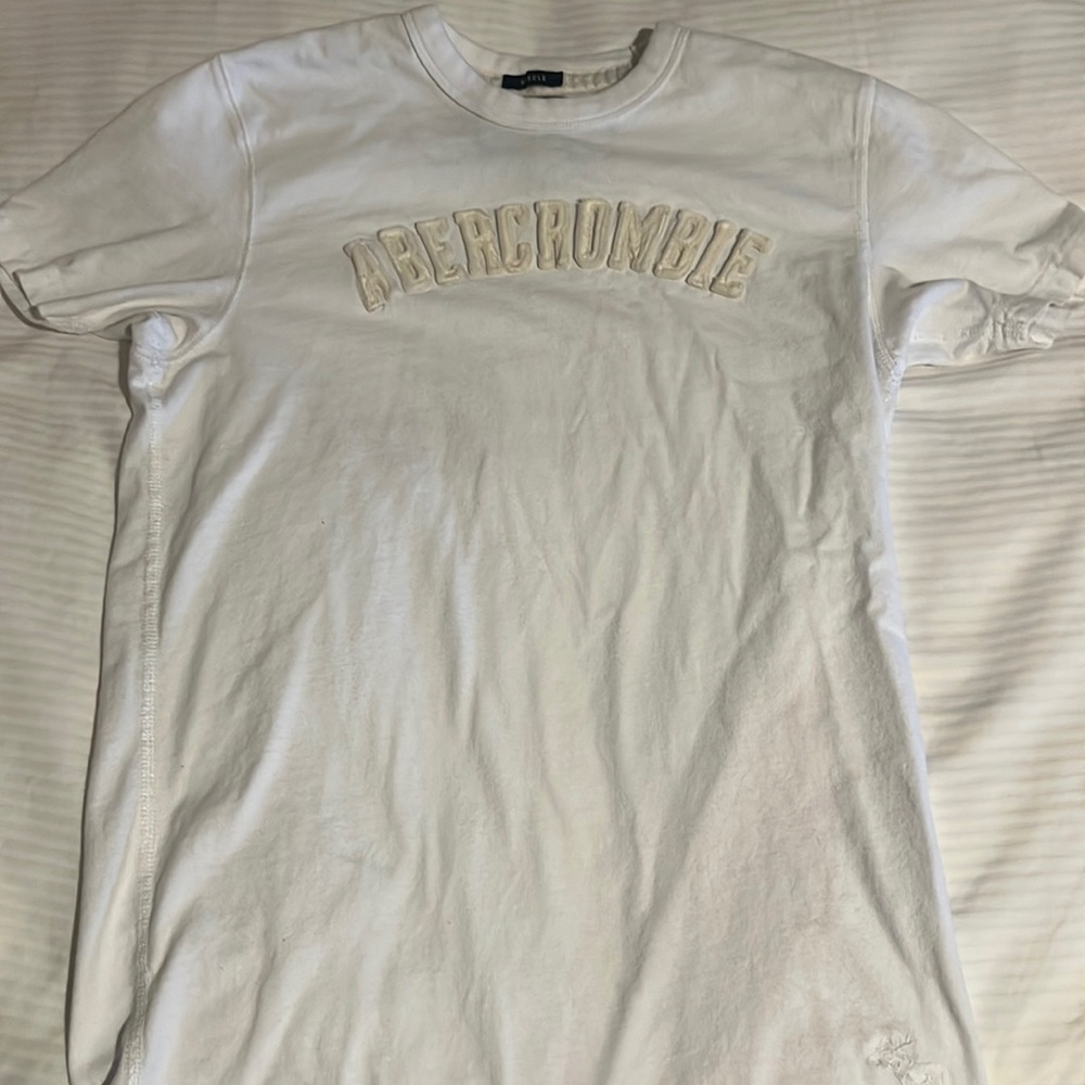 Abercrombie & Fitch white short sleeved raised logos t-shirt.  Size small